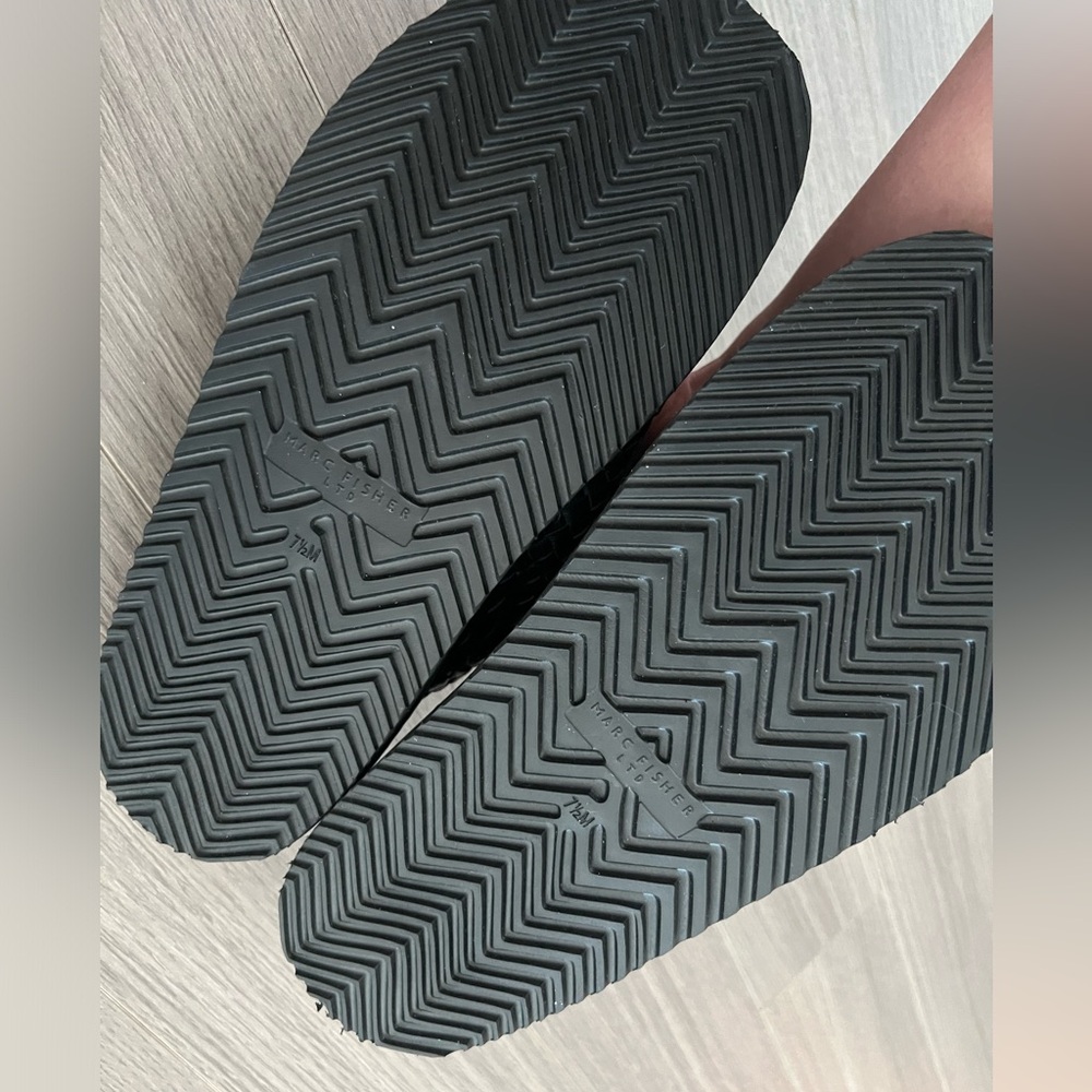 Marc Fisher AUGGIE WOVEN FOOTBED SANDAL - Picture 3 of 5